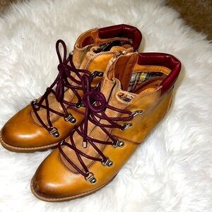 Pikolinos heeled boot. EUC. Women’s size 38. NWOB! Lace up. Tan color.